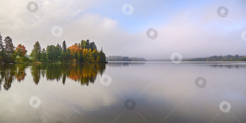 Скачать Осень на озере Туусула в Финляндии. фотосток Ozero