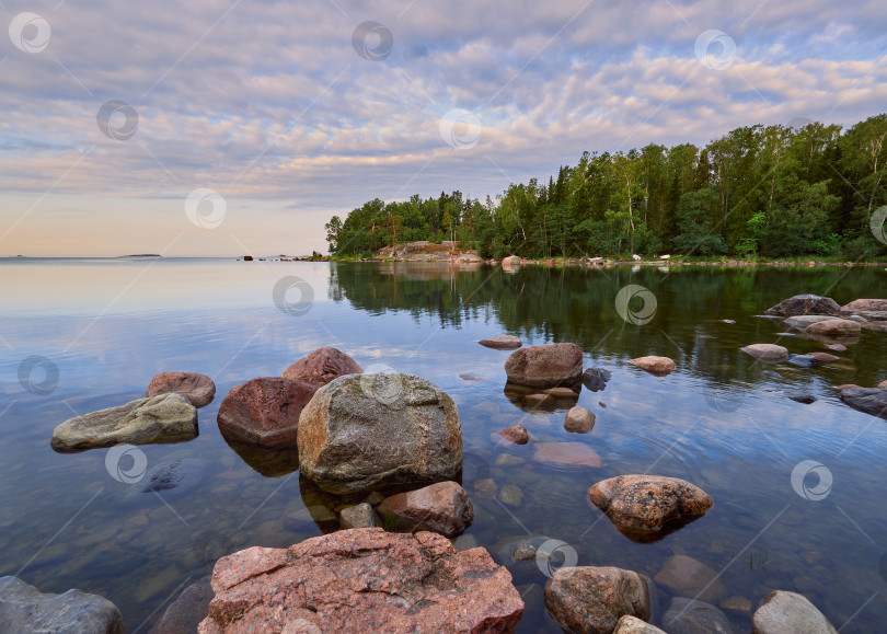 Скачать Побережье Лауттасаари летом. фотосток Ozero