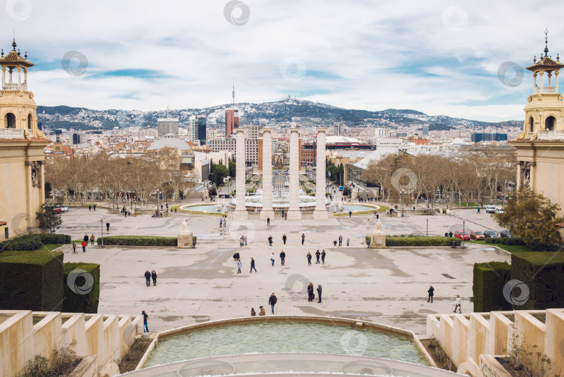 Скачать Волшебный фонтан Монжуик в Барселоне. фотосток Ozero