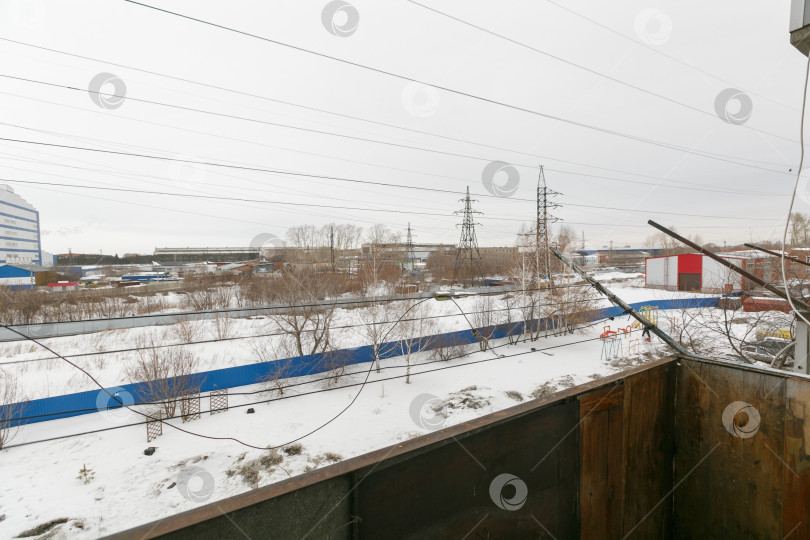 Скачать вид с балкона на многоквартирный дом фотосток Ozero