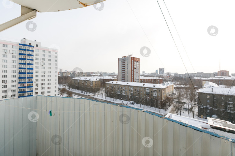 Скачать вид с балкона на многоквартирный дом фотосток Ozero