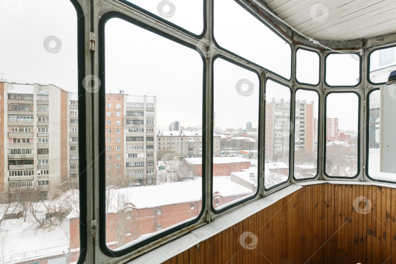 Скачать вид с балкона на многоквартирный дом фотосток Ozero