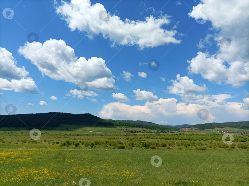 Скачать Летний пейзаж на село фотосток Ozero