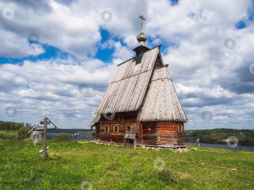 Скачать Деревянная церковь в Плесе, Золотое кольцо России. фотосток Ozero