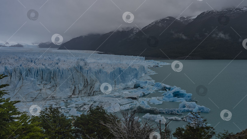 Скачать Прекрасный ледник Патагонии. фотосток Ozero