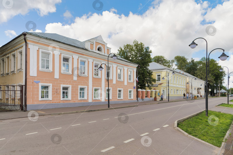 Скачать Дом детского творчества в старинном здании  на центральной улице города Торопец. фотосток Ozero