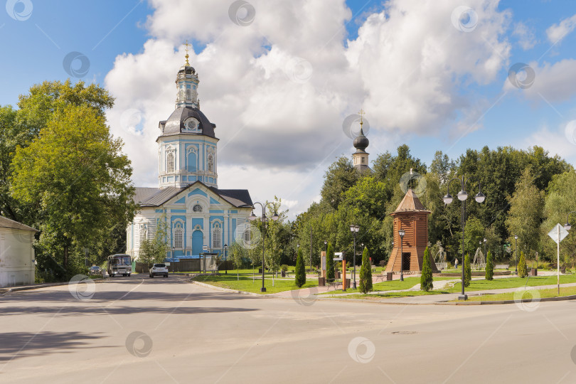 Скачать Герб города Торопец и Покровская церковь. фотосток Ozero