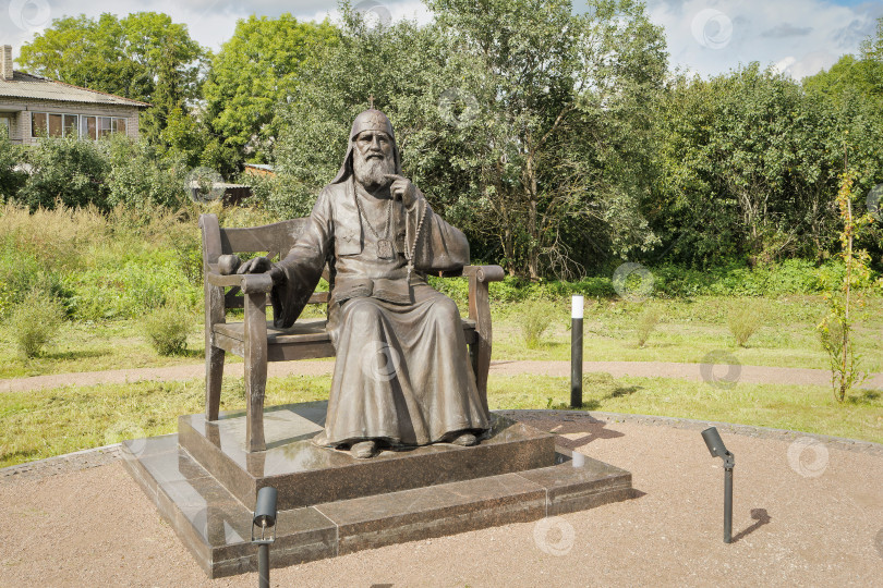 Скачать Памятник Патриарху Тихону в городе Торопец. фотосток Ozero