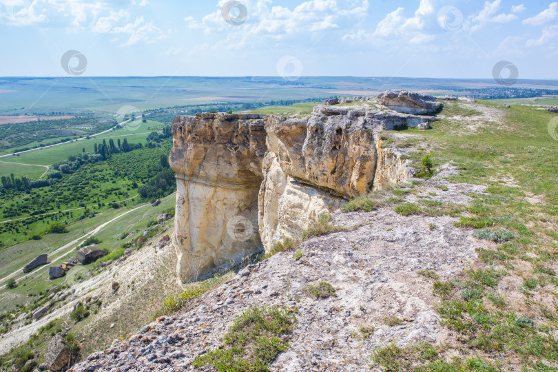 Скачать Белая скала в Крыму. фотосток Ozero