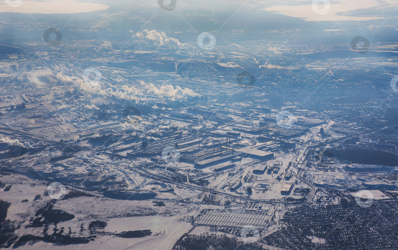 Скачать Промышленный завод зимой, вид сверху фотосток Ozero