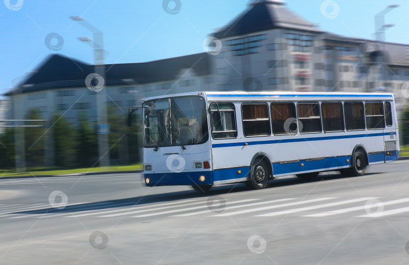 Скачать городской автобус фотосток Ozero