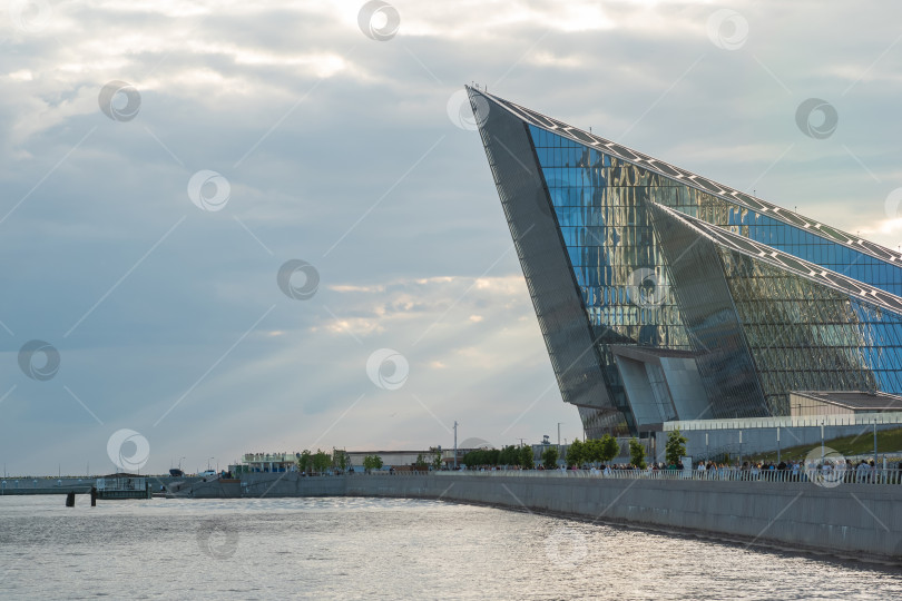 Скачать вид на здания Лахта-центра со стороны Финского залива фотосток Ozero