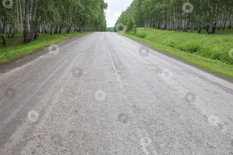 Скачать летний пейзаж с дорогой фотосток Ozero