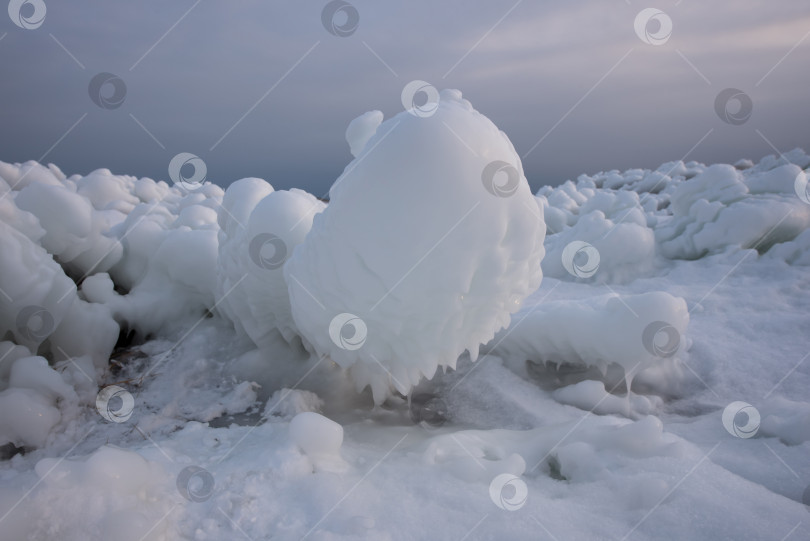 Скачать Необычный лёд. фотосток Ozero