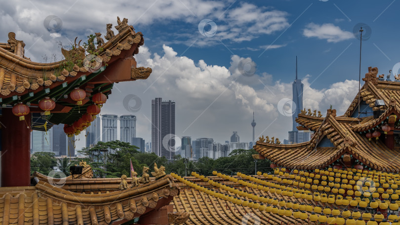 Скачать Красивые черепичные крыши китайского храма. Крупный план. фотосток Ozero