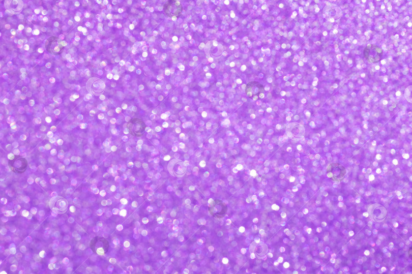 Скачать Фиолетовый абстрактный блестящий фон с боке и блестками. Выборочный фокус, боке. Рождественский фон фотосток Ozero