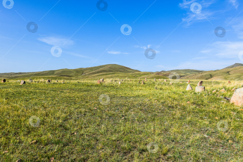 Скачать Менгиры Хакасии фотосток Ozero