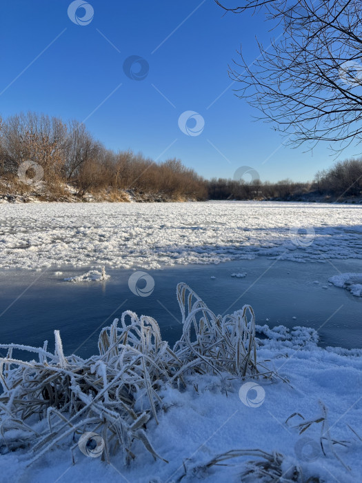 Скачать Река в деревне фотосток Ozero