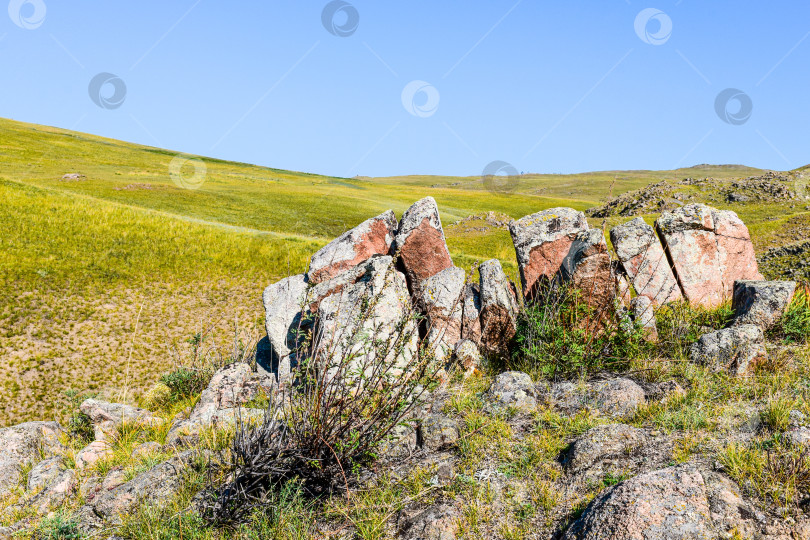 Скачать Древние горы Хакасии. Сахсыр фотосток Ozero