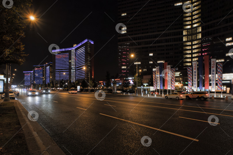 Скачать Москва. Калининский проспект (Новый Арбат) ночью. Ночные огни. фотосток Ozero