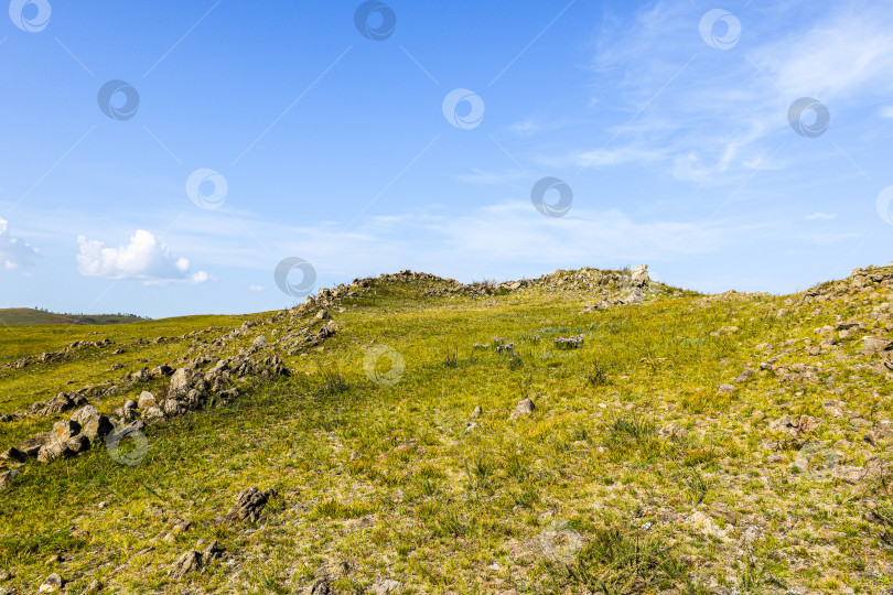 Скачать Древние горы Хакасии. Сахсыр фотосток Ozero