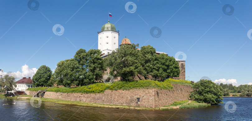 Скачать вид на замок 13 века в Выборге, Россия фотосток Ozero