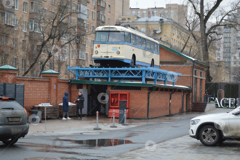 Скачать Памятник технике - тролейбус Шкода фотосток Ozero