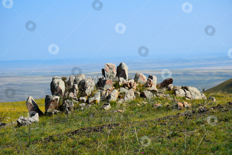 Скачать Древние горы Хакасии. Сахсыр фотосток Ozero