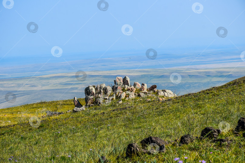 Скачать Древние горы Хакасии. Сахсыр фотосток Ozero