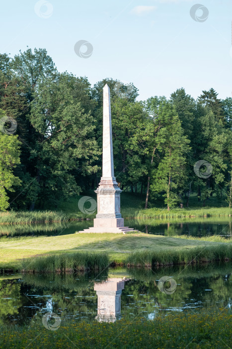 Скачать Чесменский обелиск в Гатчинском парке, Санкт-Петербург фотосток Ozero