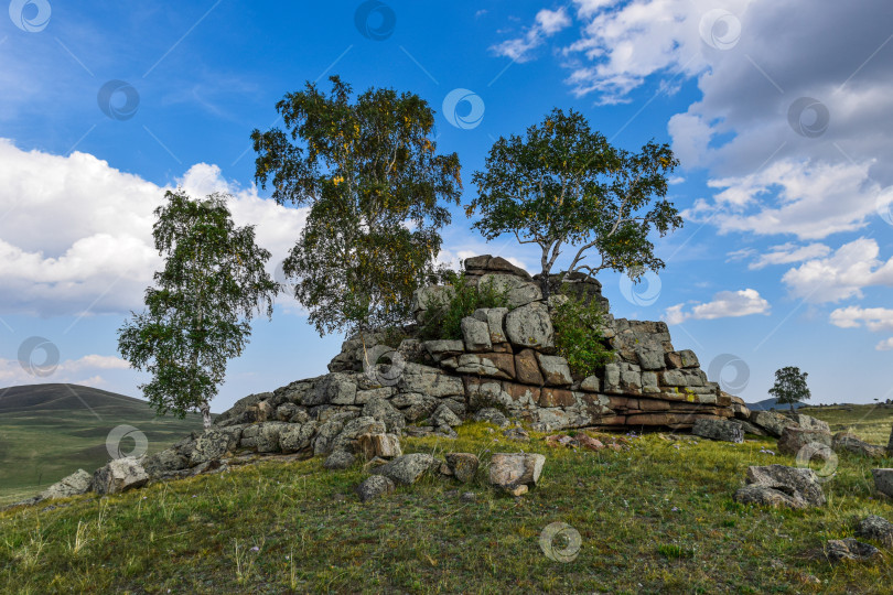 Скачать Древние горы Хакасии. Сахсыр фотосток Ozero