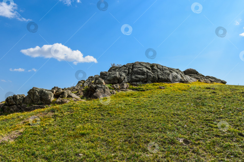 Скачать Древние горы Хакасии. Сахсыр фотосток Ozero