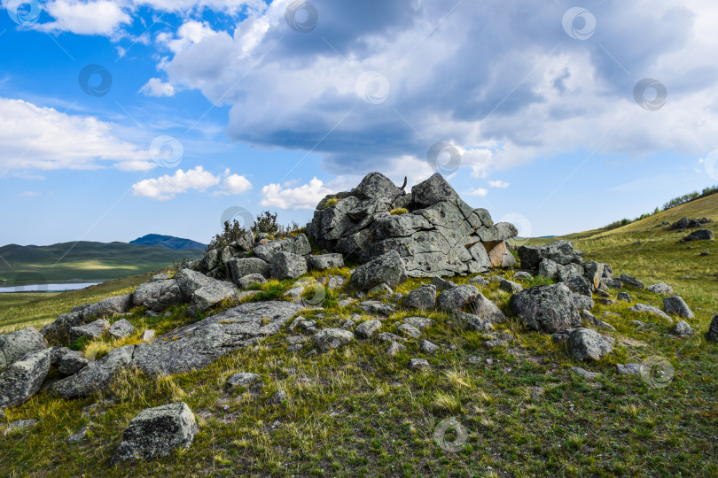 Скачать Древние горы Хакасии. Сахсыр фотосток Ozero