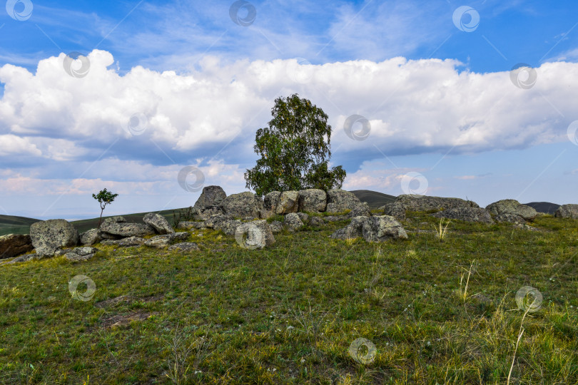 Скачать Древние горы Хакасии. Сахсыр фотосток Ozero