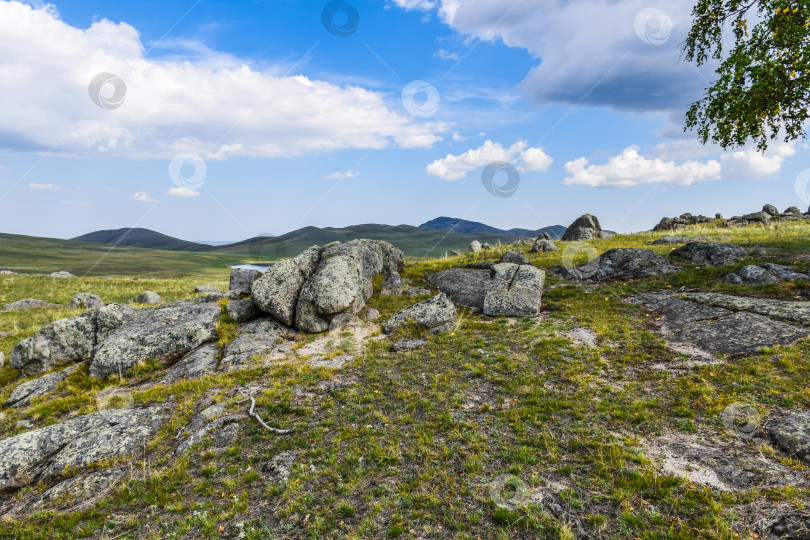 Скачать Древние горы Хакасии. Сахсыр фотосток Ozero