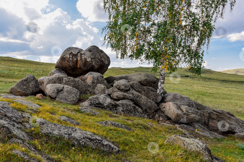 Скачать Древние горы Хакасии. Сахсыр фотосток Ozero