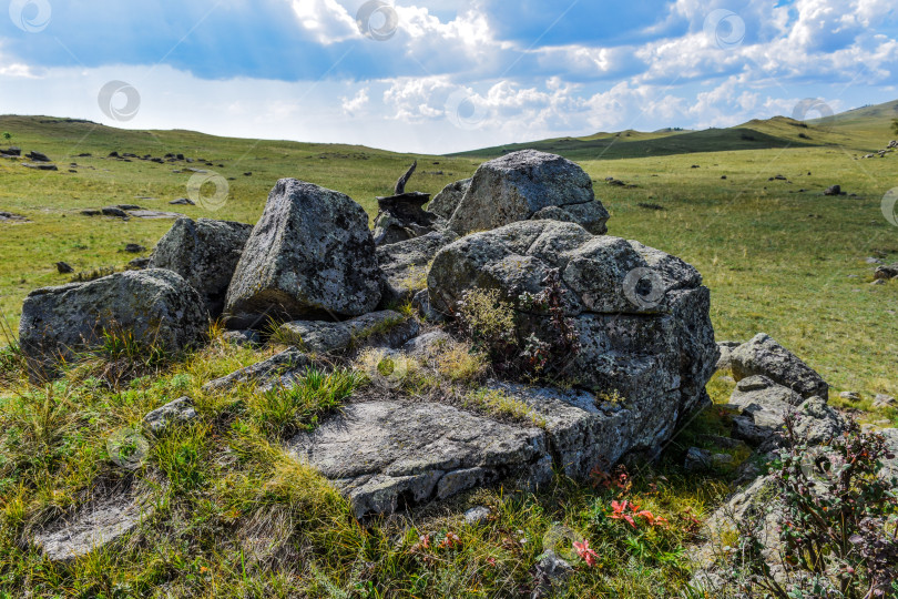 Скачать Древние горы Хакасии. Сахсыр фотосток Ozero