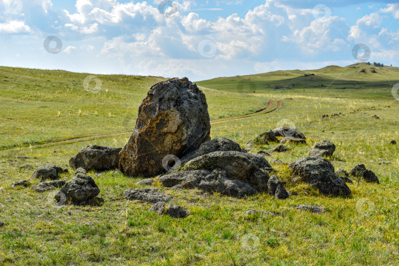 Скачать Древние горы Хакасии. Сахсыр фотосток Ozero