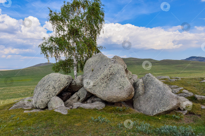 Скачать Древние горы Хакасии. Сахсыр фотосток Ozero