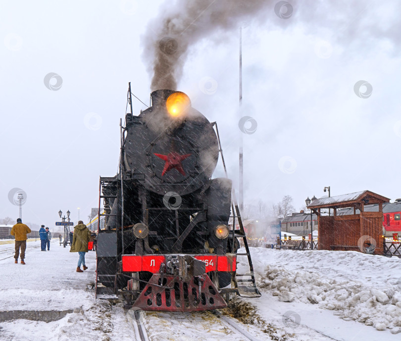 Скачать Рускеальский экспресс. Поезд, стилизованный под старину. Туристический поезд в Карелии. фотосток Ozero