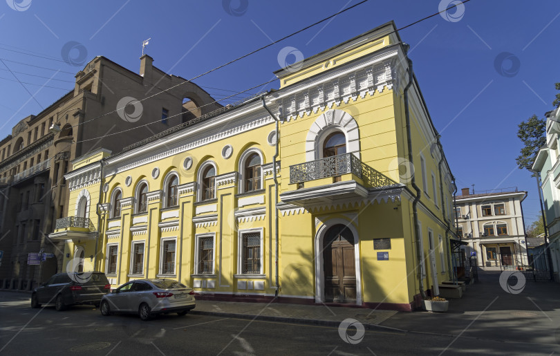 Скачать Старинная городская усадьба в центре Москвы. фотосток Ozero