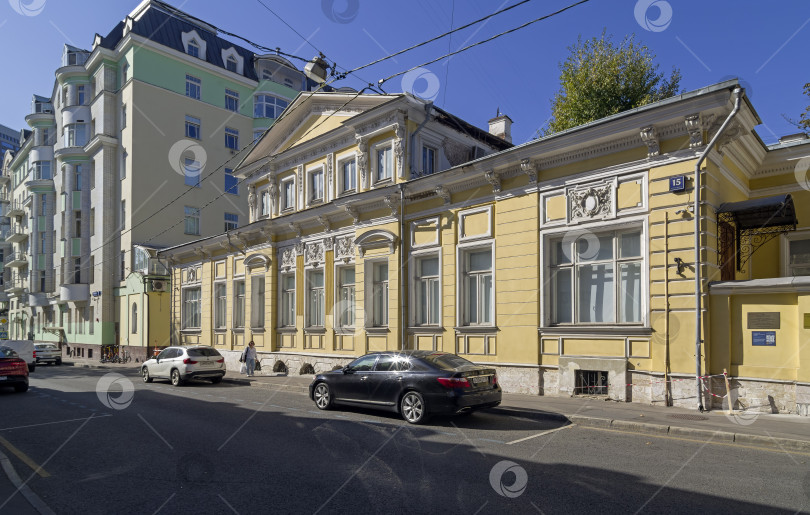 Скачать Старинная городская усадьба в центре Москвы. фотосток Ozero