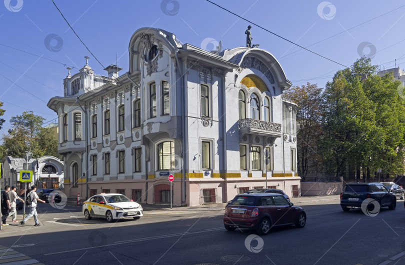 Скачать Особняк, построенный в стиле модерн в центре Москвы фотосток Ozero