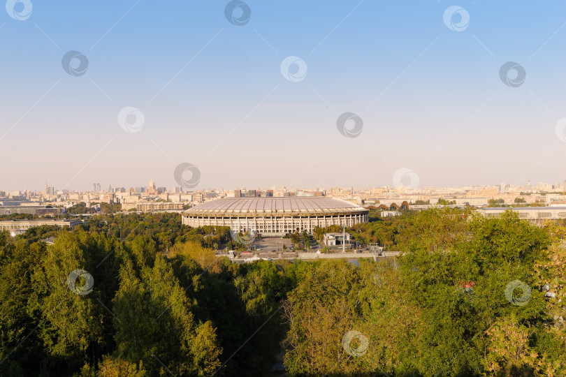 Скачать Вид на Москву и Лужники с Воробьёвых гор. фотосток Ozero