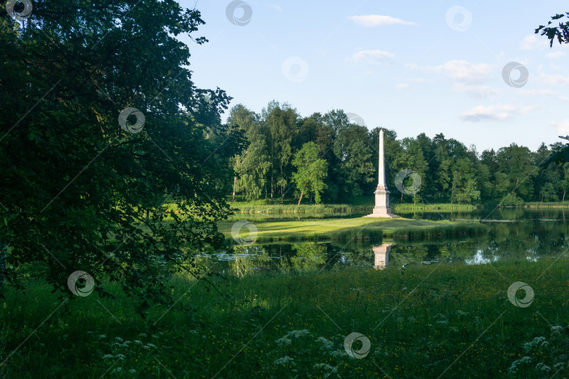 Скачать Чесменский обелиск в Гатчинском парке, Санкт-Петербург фотосток Ozero