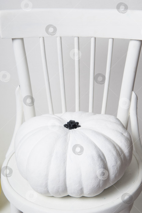 Скачать хэллоуинская тыква на стуле фотосток Ozero