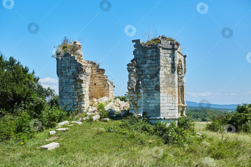 Скачать Руины старого исторического здания. фотосток Ozero