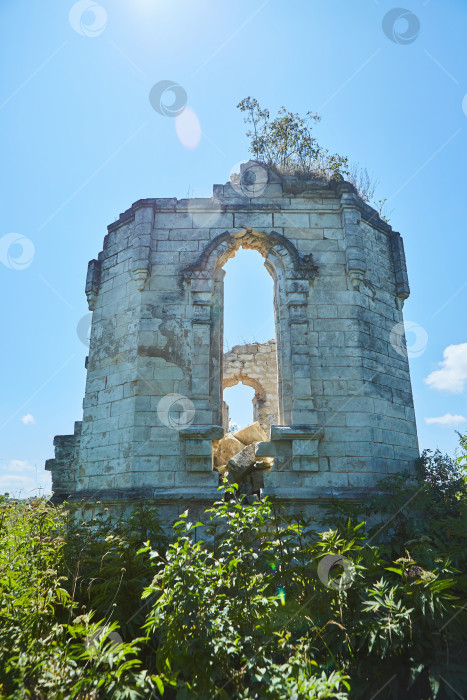 Скачать Руины старого исторического здания. фотосток Ozero