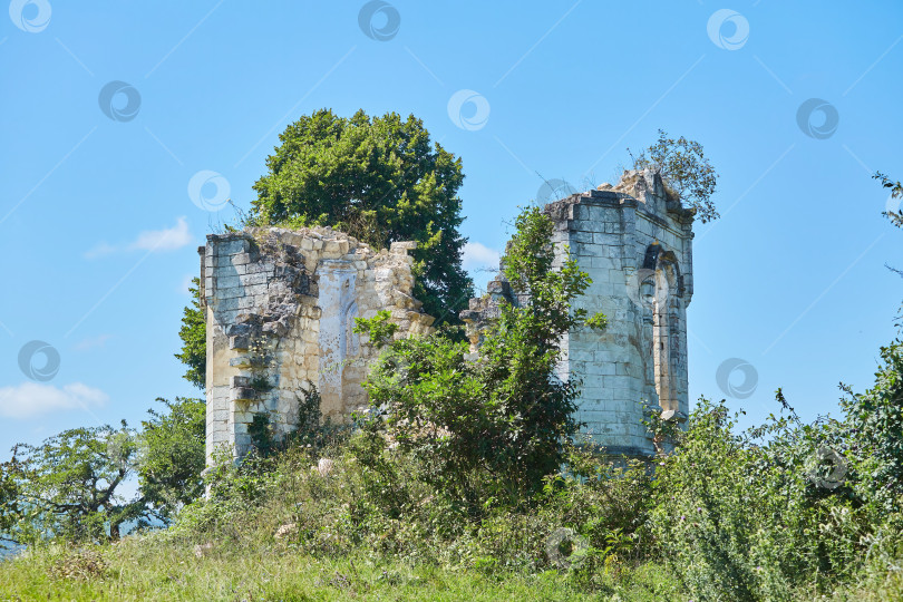 Скачать Руины старого исторического здания. фотосток Ozero