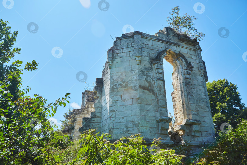 Скачать Руины старого исторического здания. фотосток Ozero